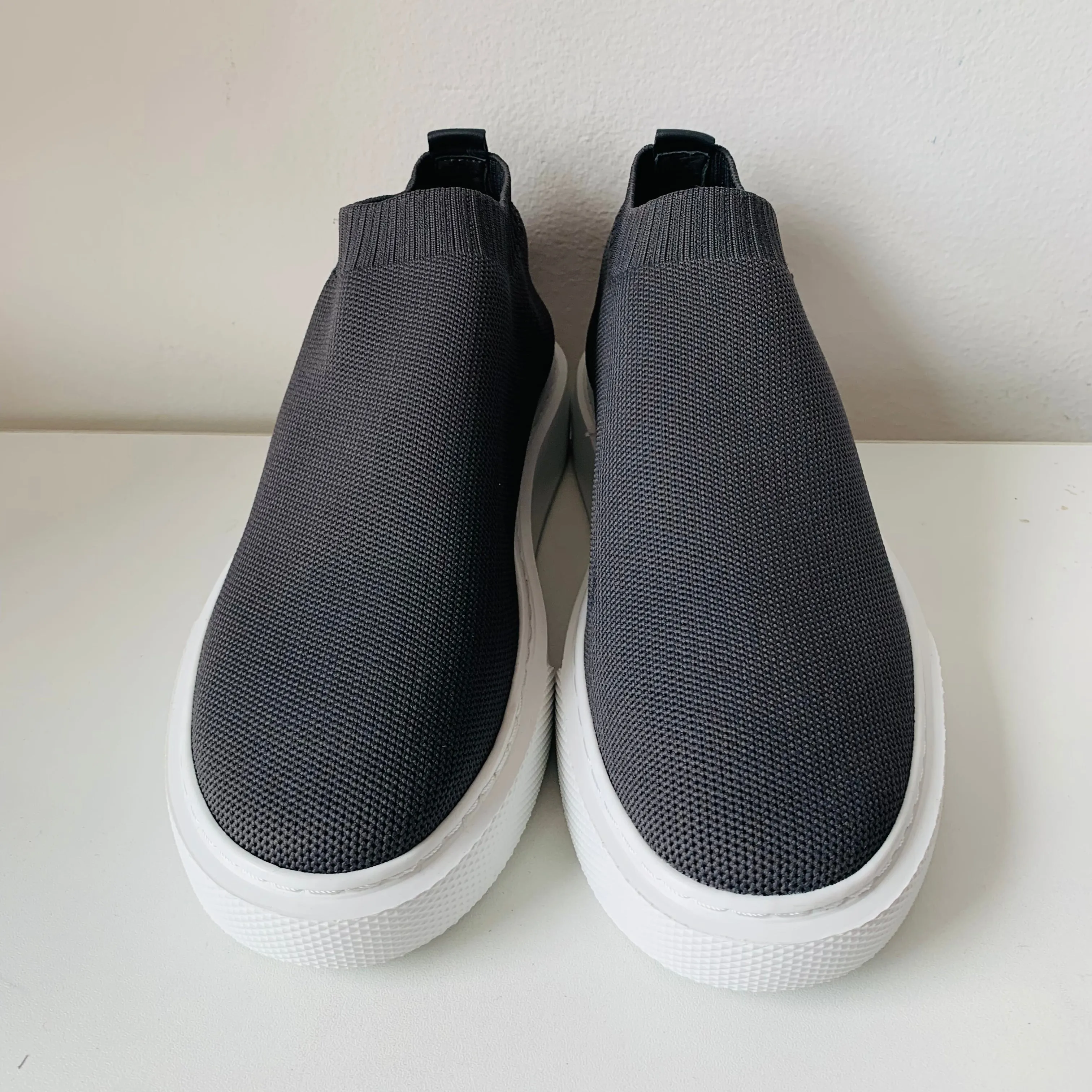 J/Slides Slate Grey Slip On Sneaker New in Box Size 6.5