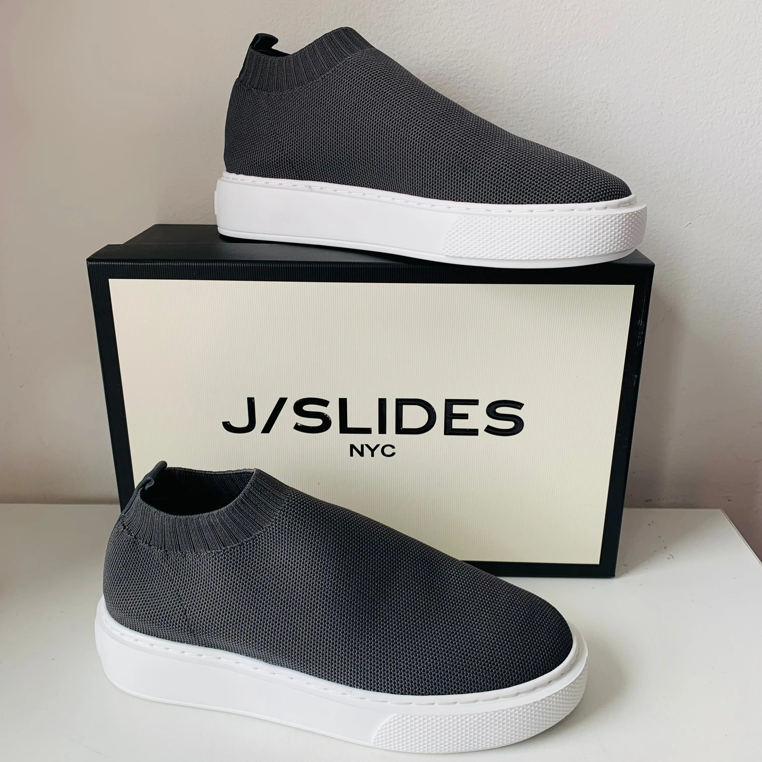 J/Slides Slate Grey Slip On Sneaker New in Box Size 6.5