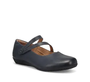 Women's Taos Banter Color: Navy